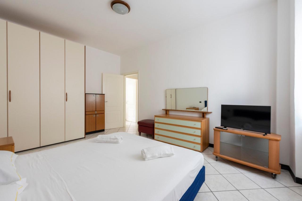 Joivy Cosy Flat With Parking In キアーヴァリ エクステリア 写真